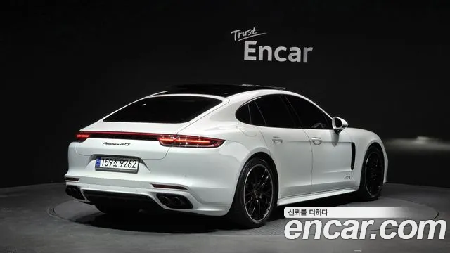Porsche Panamera 2020 — фото 2