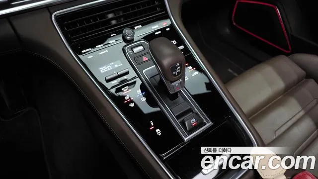 Porsche Panamera 2020 — фото 9