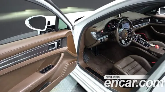 Porsche Panamera 2020 — фото 11
