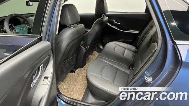 Hyundai i30 2018 — фото 12