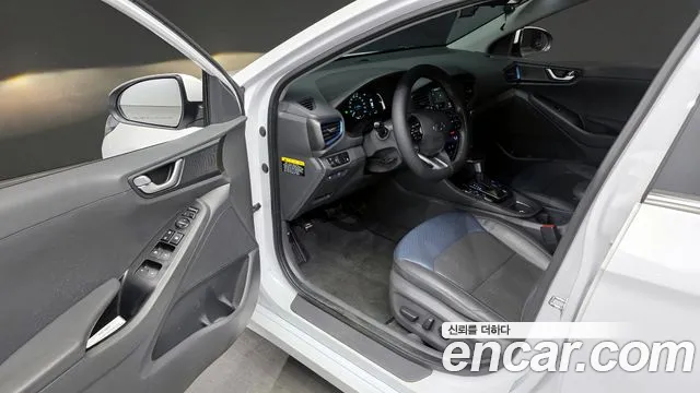 Hyundai Ioniq 2018 — фото 10