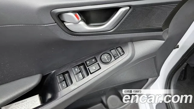 Hyundai Ioniq 2018 — фото 14
