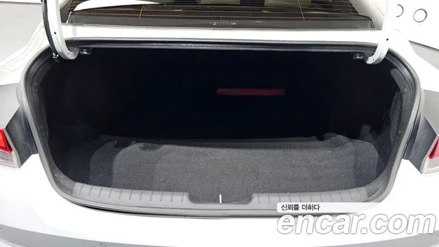 Hyundai AVANTE 2023 — фото 19