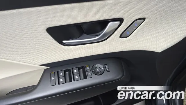 Hyundai Kona 2023 — фото 17
