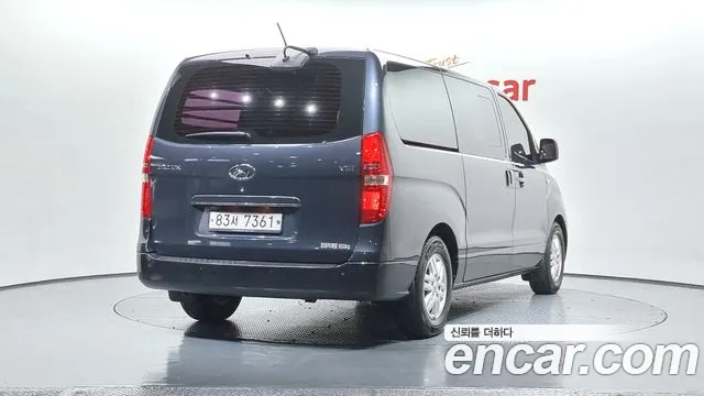 Hyundai Starex 2017 — фото 2