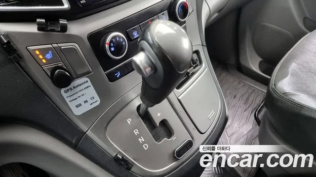 Hyundai Starex 2017 — фото 9