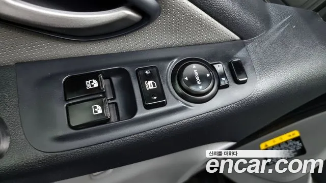 Hyundai Starex 2017 — фото 17