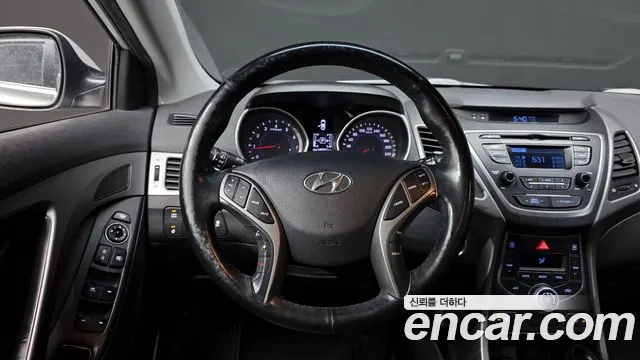 Hyundai AVANTE 2014 — фото 13