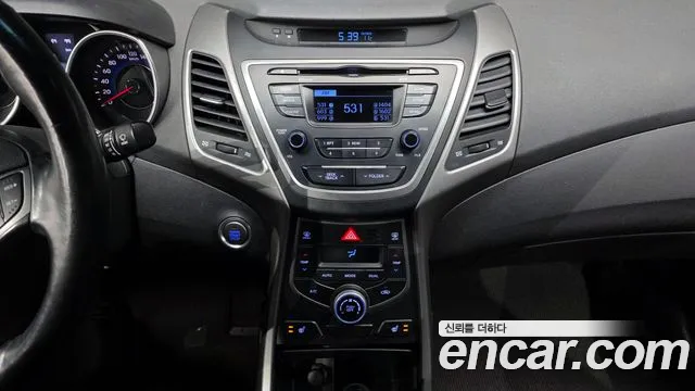 Hyundai AVANTE 2014 — фото 14