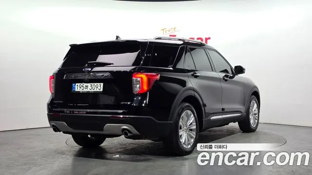 Ford Explorer 2022 — фото 2