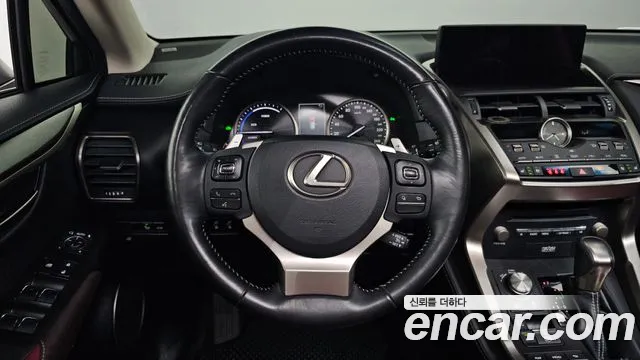 Lexus NX 2018 — фото 13