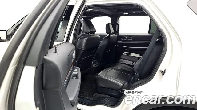 Ford Explorer 2019 — фото 12