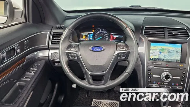 Ford Explorer 2019 — фото 13