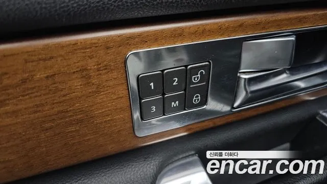 Land Rover Discovery 2016 — фото 13