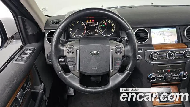 Land Rover Discovery 2016 — фото 15