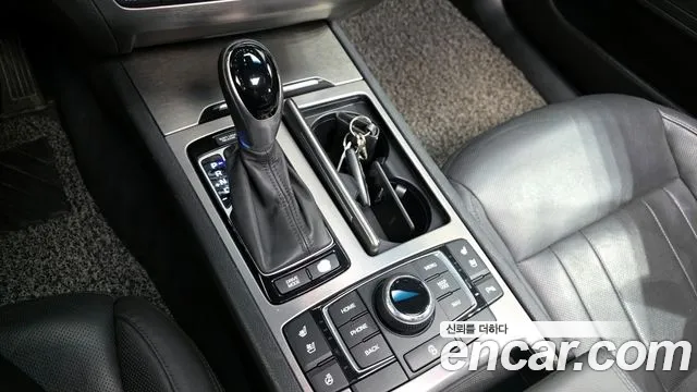 Hyundai Genesis 2016 — фото 9