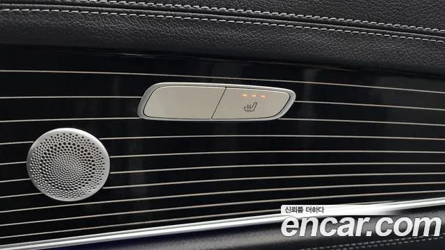 Mercedes-Benz E-Class 2020 — фото 19