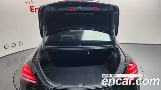 Mercedes-Benz E-Class 2020 — фото 20