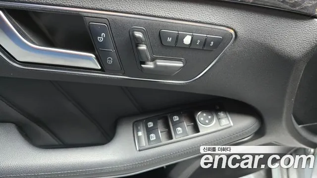 Mercedes-Benz E-Class 2012 — фото 14