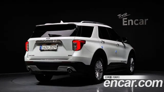 Ford Explorer 2022 — фото 2