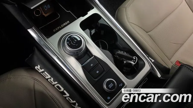 Ford Explorer 2022 — фото 9
