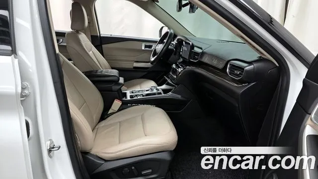 Ford Explorer 2022 — фото 11