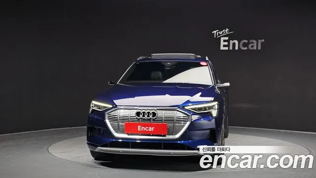 Audi e-tron 2022 — фото 3