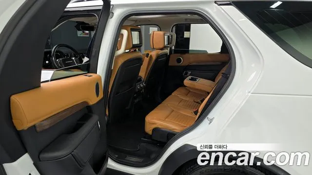 Land Rover Discovery 2017 — фото 11