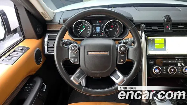 Land Rover Discovery 2017 — фото 13