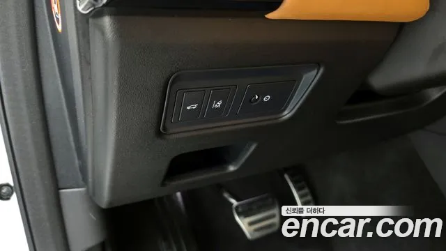 Land Rover Discovery 2017 — фото 14
