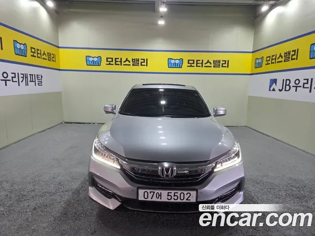 Honda Accord 2017 — фото 1