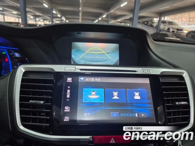 Honda Accord 2017 — фото 10