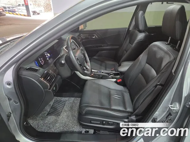 Honda Accord 2017 — фото 15