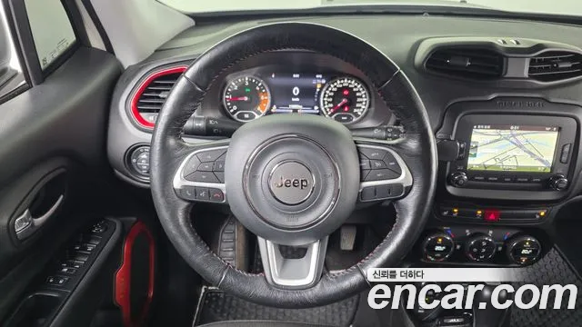Jeep Renegade 2017 — фото 13