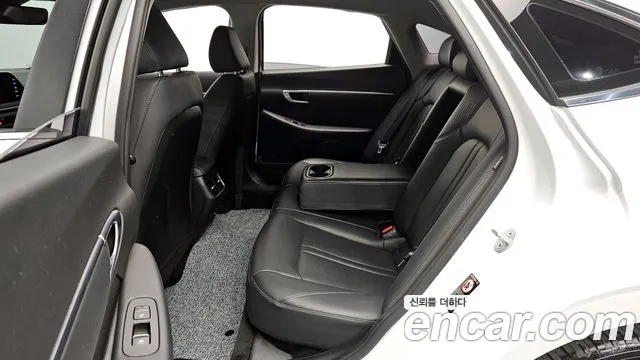 Hyundai Sonata 2020 — фото 11