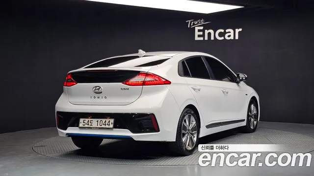 Hyundai Ioniq 2016 — фото 2