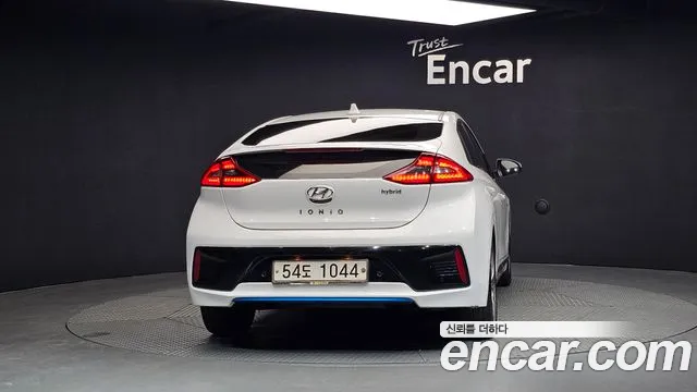 Hyundai Ioniq 2016 — фото 4