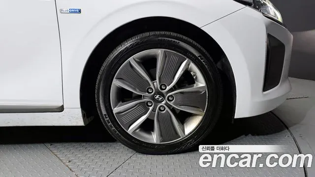 Hyundai Ioniq 2016 — фото 5