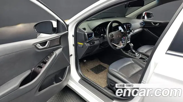 Hyundai Ioniq 2016 — фото 11