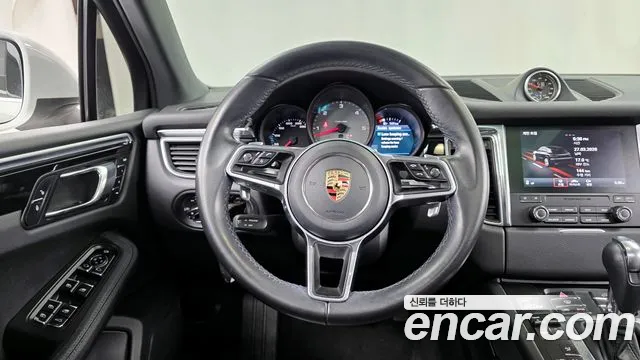 Porsche Macan 2017 — фото 13