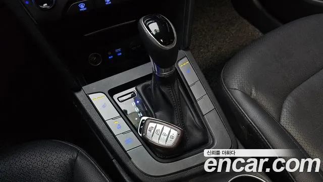Hyundai AVANTE 2016 — фото 9
