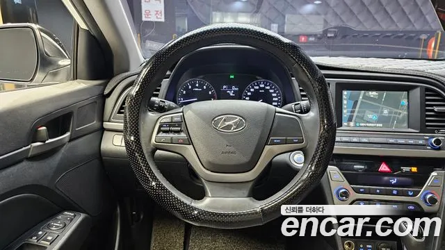 Hyundai AVANTE 2016 — фото 13