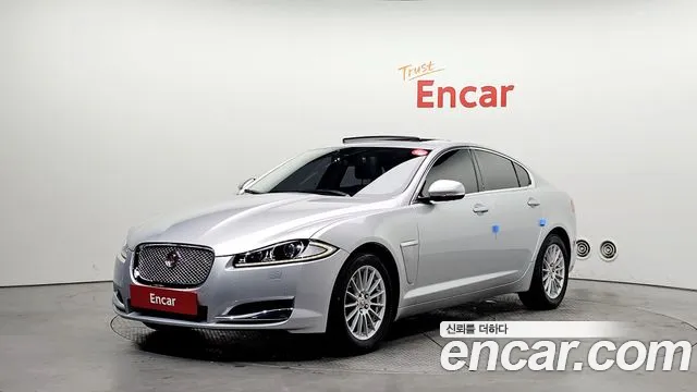 Jaguar XF 2015 — фото 1
