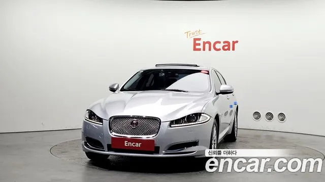 Jaguar XF 2015 — фото 3