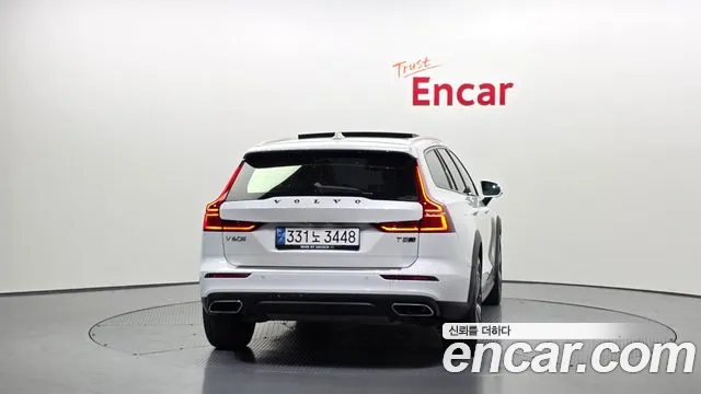 Volvo V60 2020 — фото 4