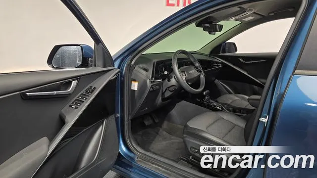 Kia Niro 2022 — фото 10