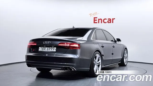 Audi S8 2015 — фото 2