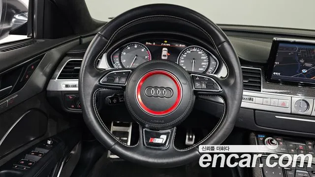 Audi S8 2015 — фото 13