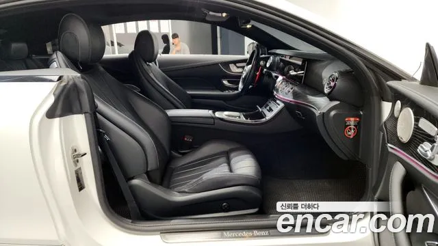 Mercedes-Benz E-Class 2022 — фото 11
