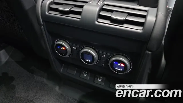 Land Rover Defender 2025 — фото 17